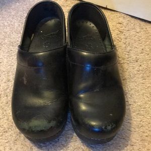 Dansko 37 clogs